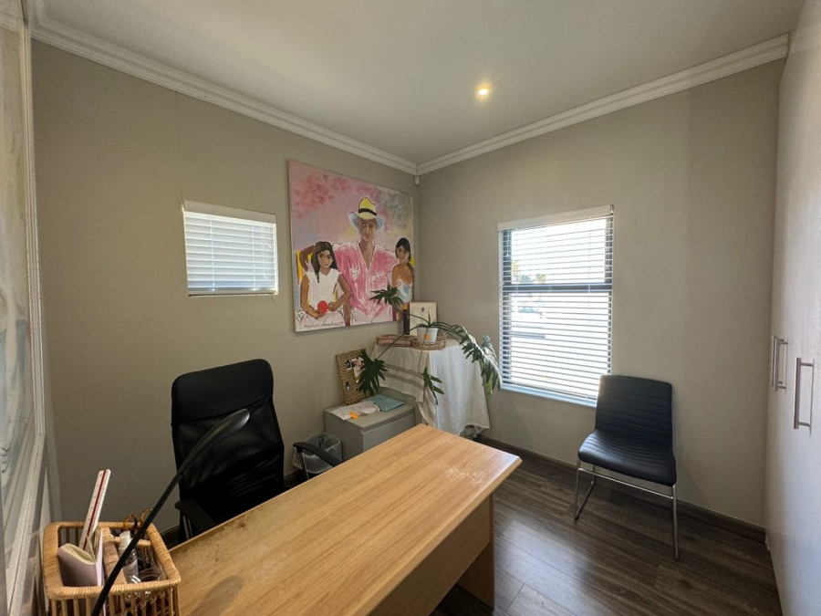 2 Bedroom Property for Sale in Parklands Western Cape